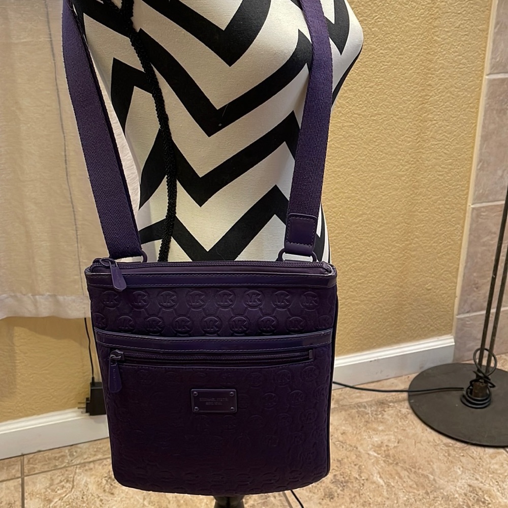 Michael Kors crossbody purse 👛